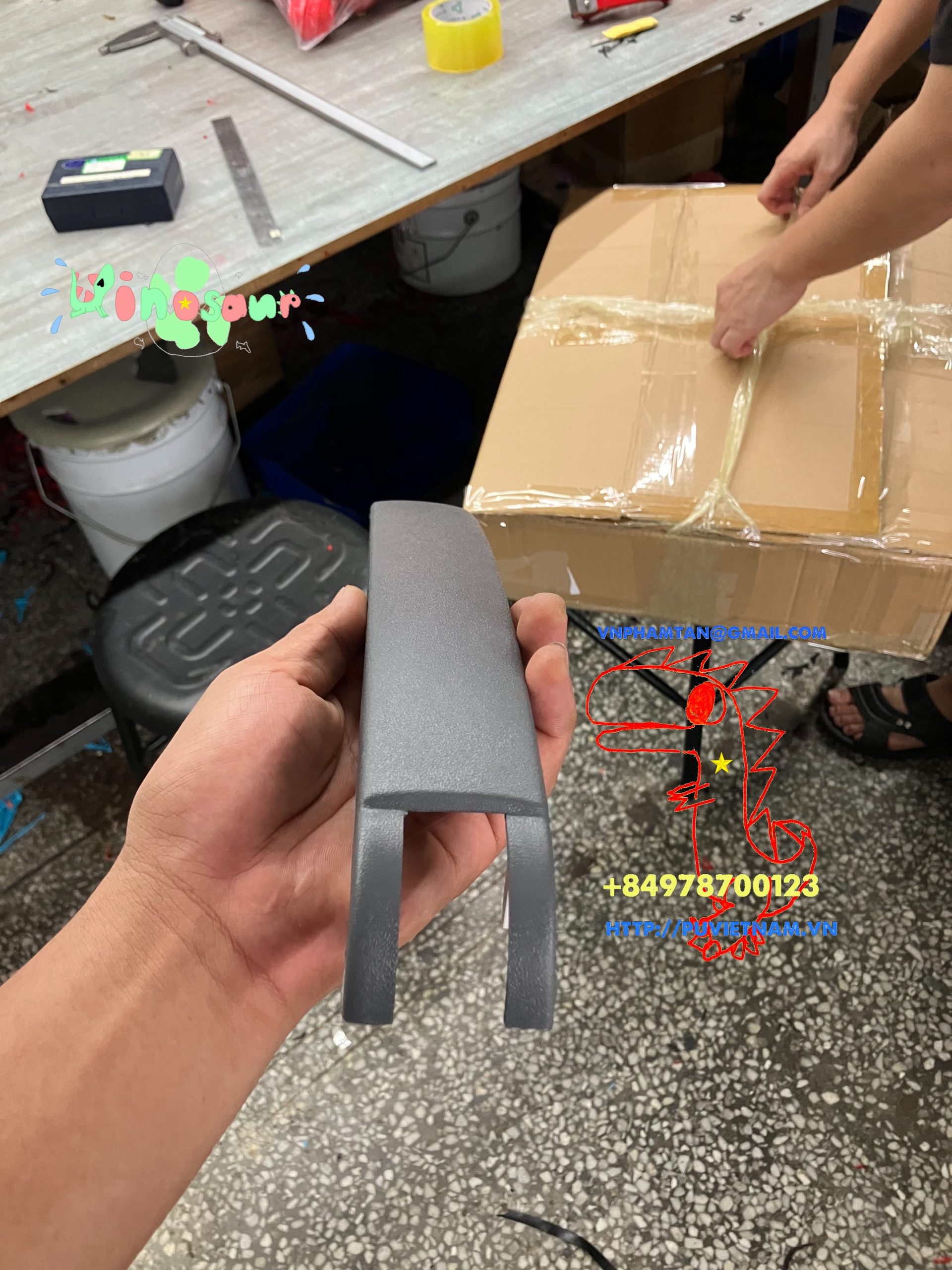 Cung cấp nguyên vật liệu PU foam gia công bọc xốp lên nhựa tựa tay ghế máy bay, ghế ô tô - Ảnh 3